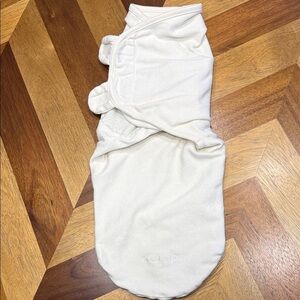SwaddleMe Large Cream Swaddle Blanket